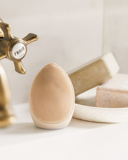 Pearl Facial Cleansing Brush 