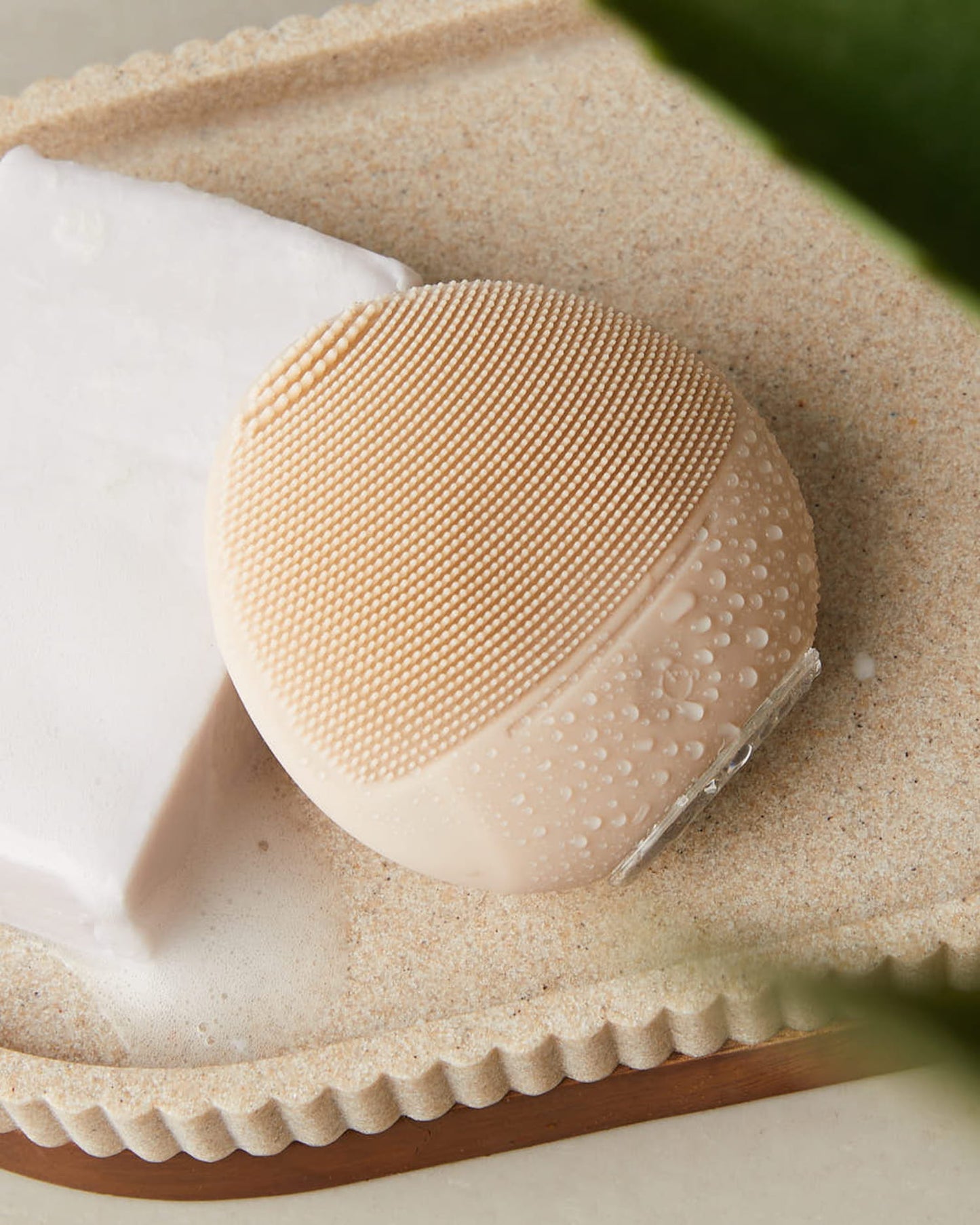 Amber Facial Cleansing Brush 